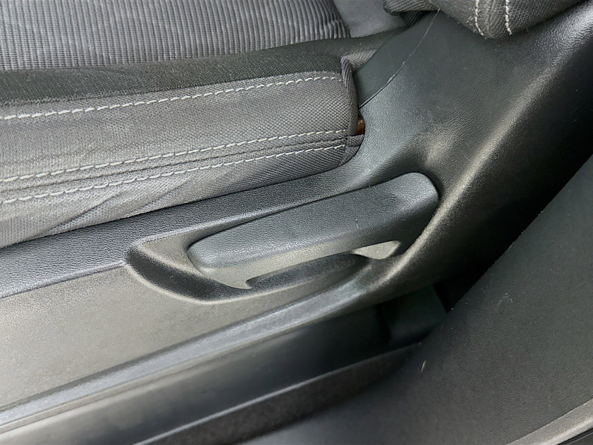 Used 2022 Nissan Titan SV w/ Accessory Utility Package image 21