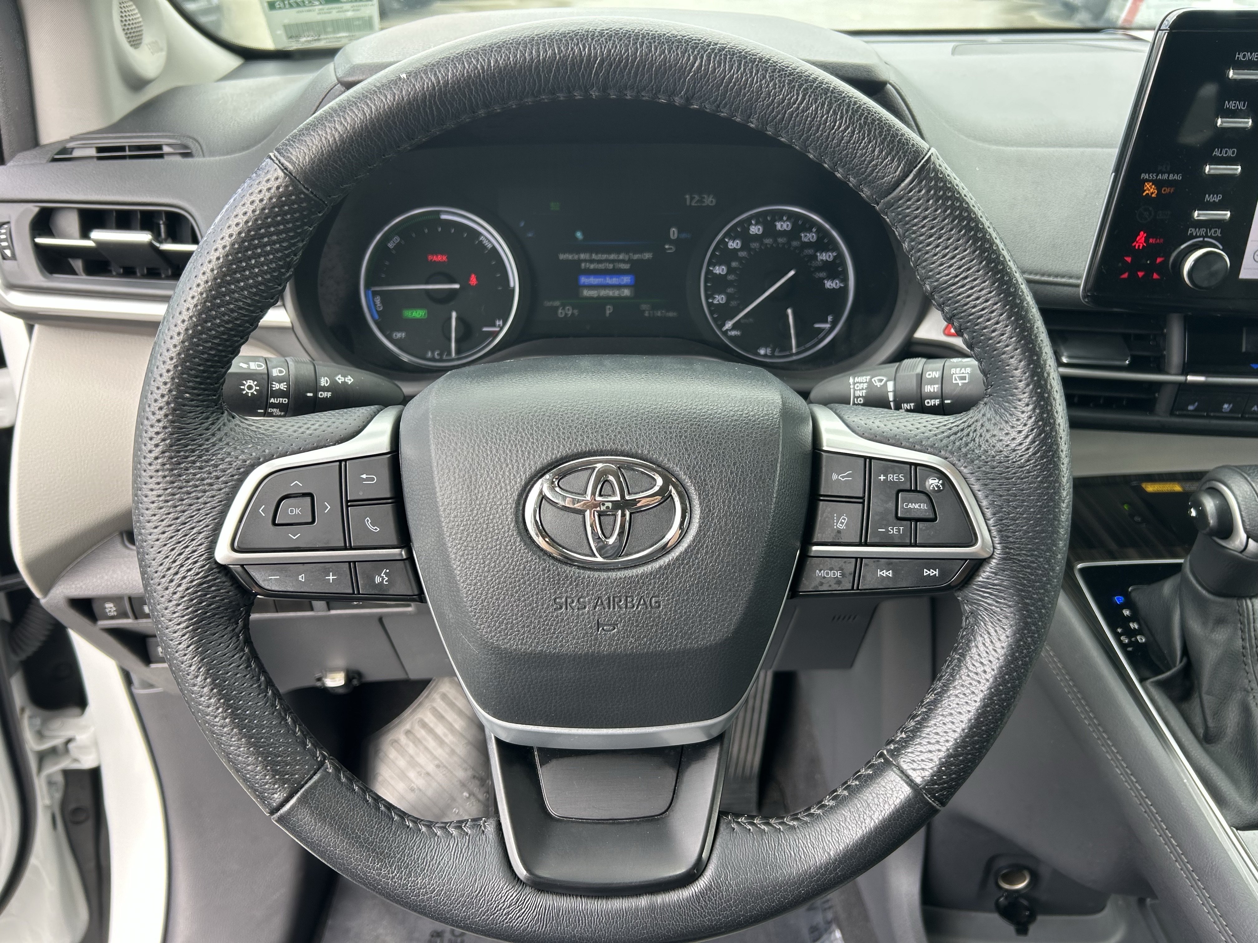 Certified 2024 Toyota Sienna Limited FWD image 25