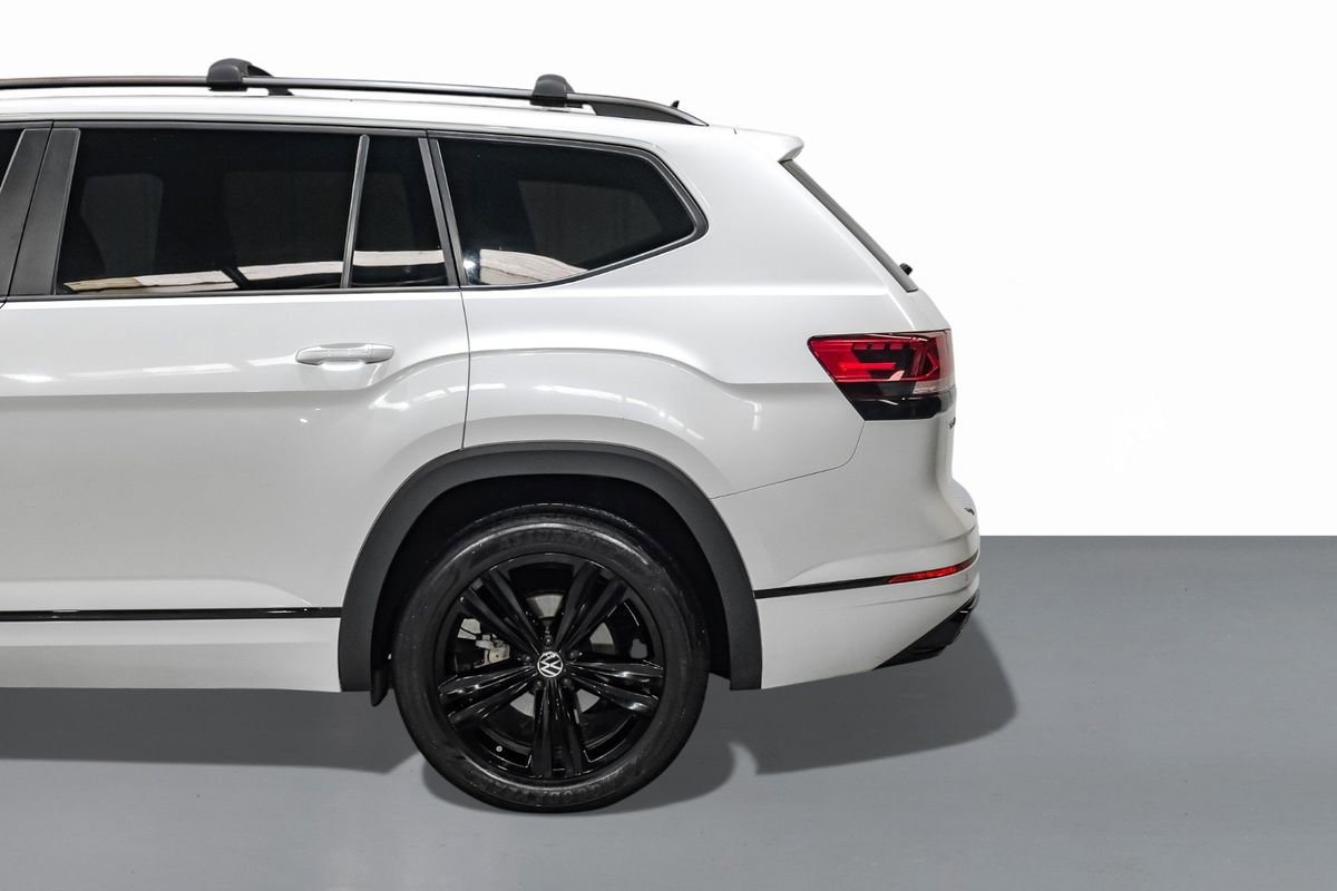 Used 2023 Volkswagen Atlas SEL R-Line image 11