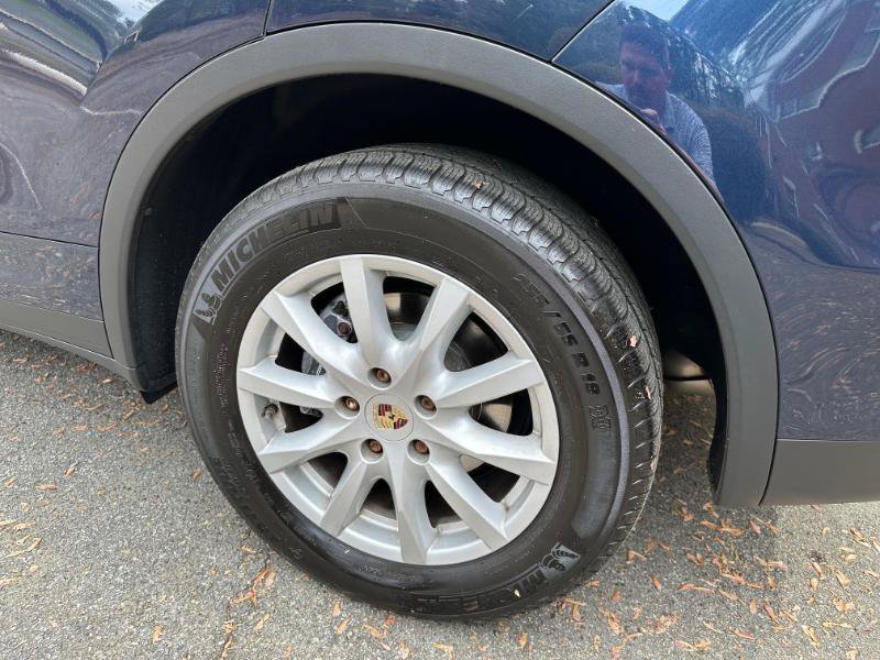 Used 2011 Porsche Cayenne AWD/4WD image 10