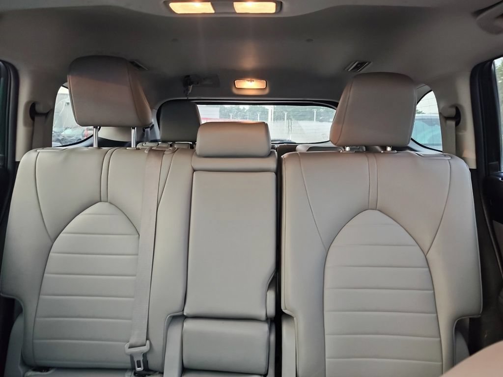 Used 2023 Toyota Highlander XLE AWD/4WD image 10
