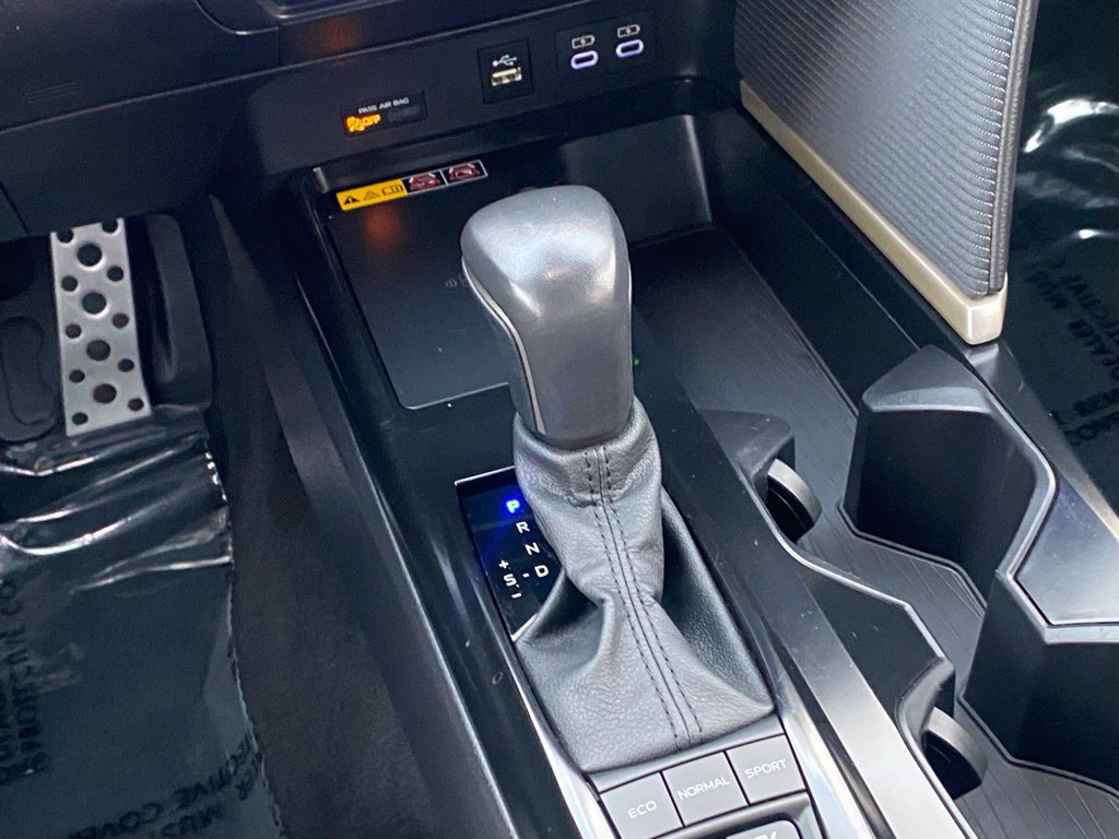 Used 2025 Toyota Camry SE FWD image 13