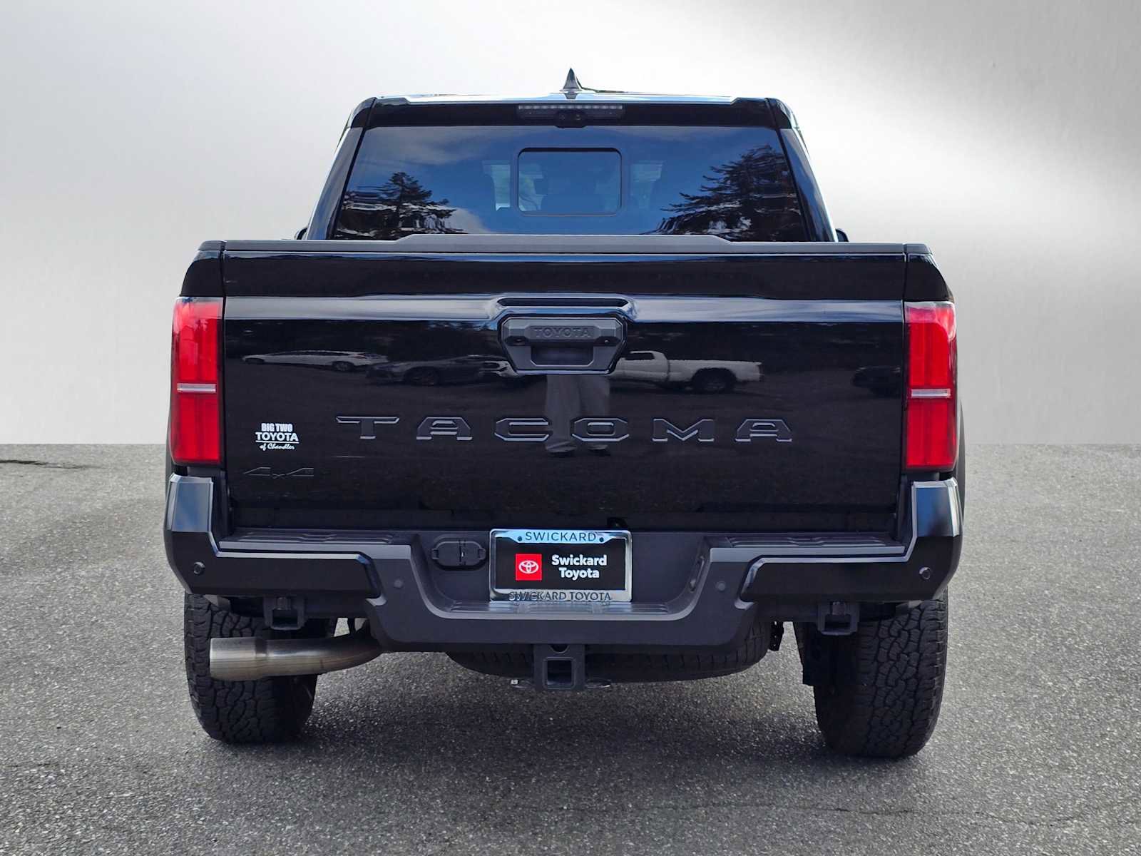 Used 2025 Toyota Tacoma TRD Off-Road w/ TRD Off Road Premium Package image 6