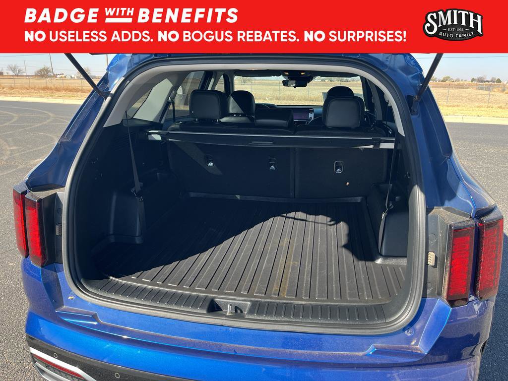 Used 2023 Kia Sorento S image 12