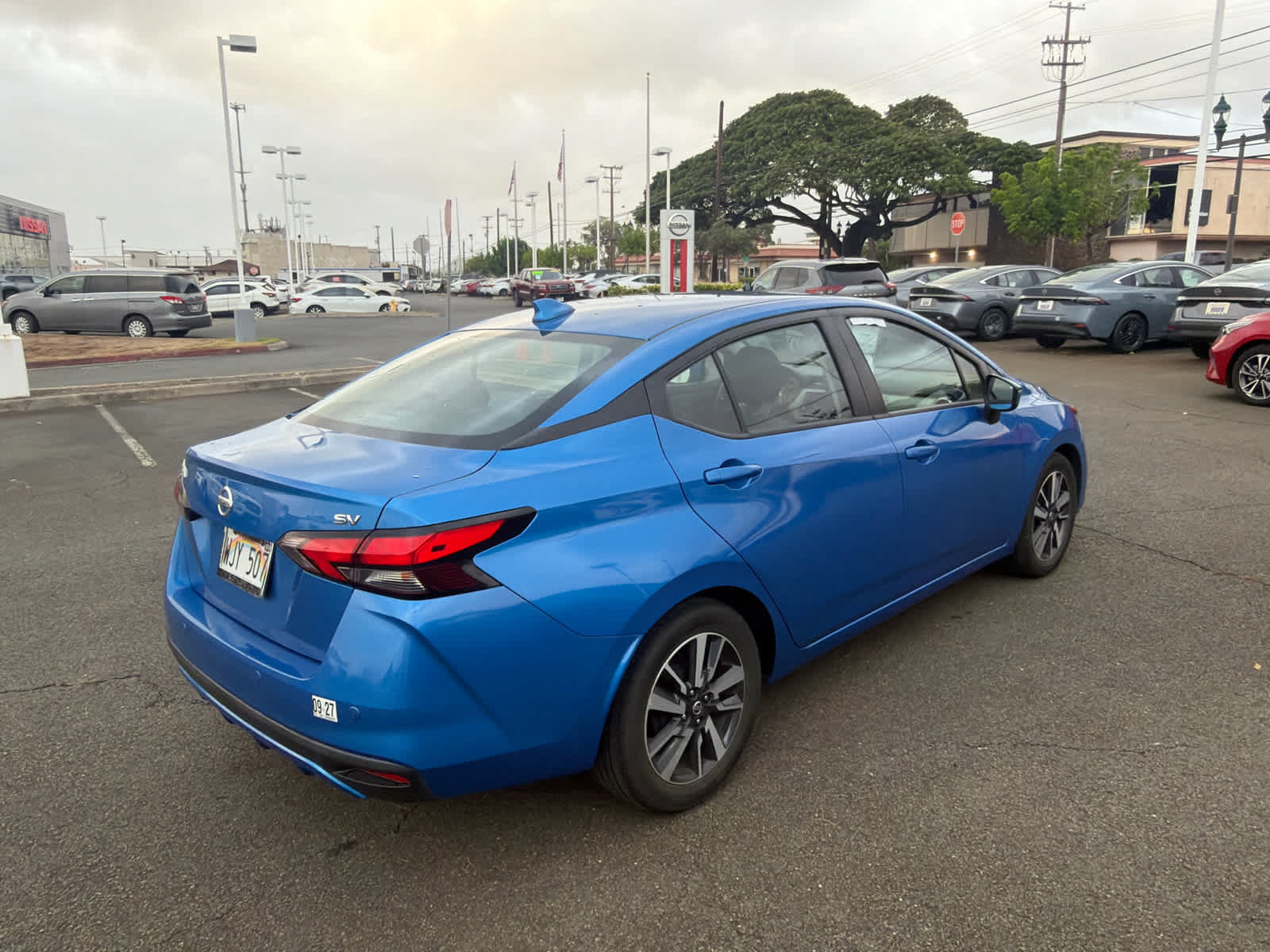 Certified 2021 Nissan Versa SV FWD image 3
