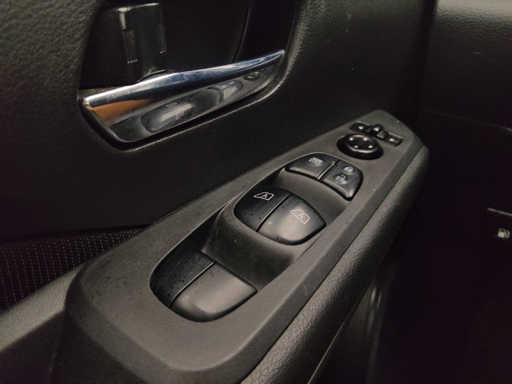 Used 2021 Nissan Kicks SV FWD image 27
