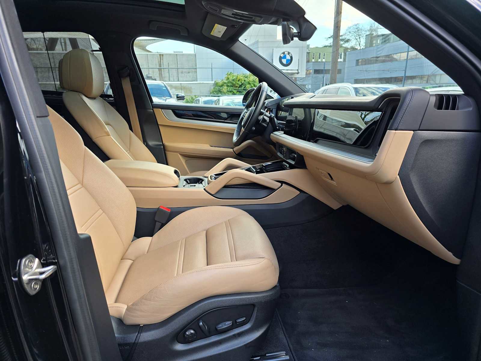 Used 2024 Porsche Cayenne S image 10