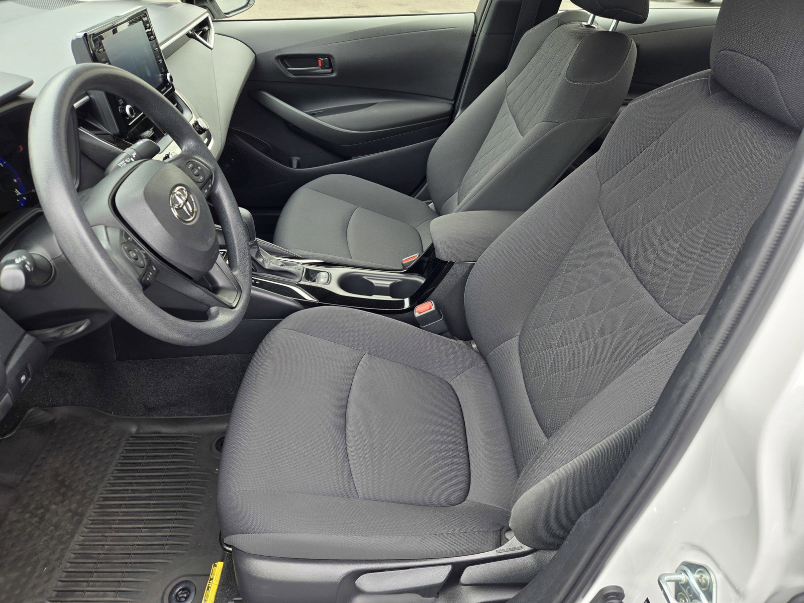 Used 2022 Toyota Corolla LE image 14