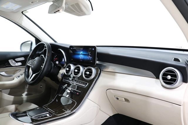 Used 2020 Mercedes-Benz GLC 300 4MATIC image 14