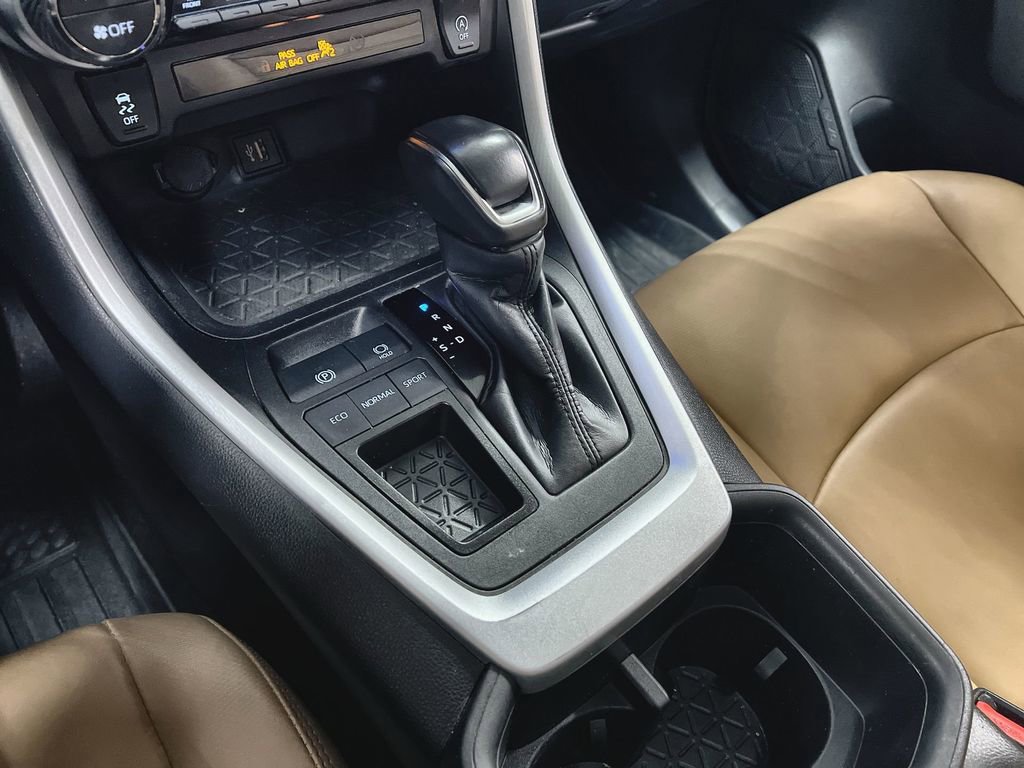 Used 2024 Toyota RAV4 XLE Premium image 37