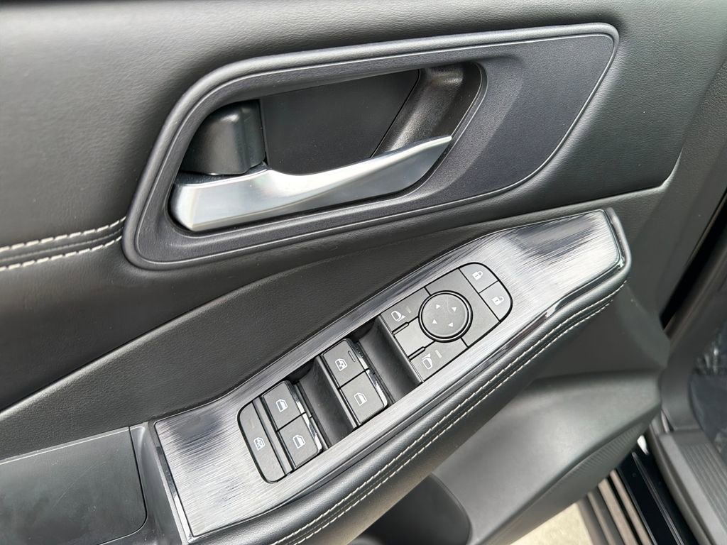 Used 2023 Nissan Rogue SV w/ SV Premium B Package FWD image 20