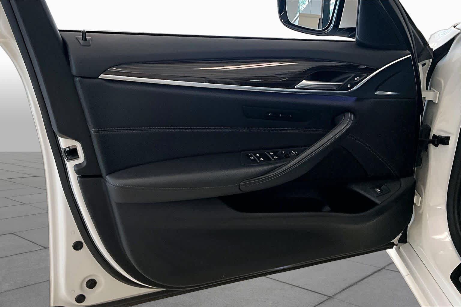 Used 2019 BMW 540i w/ Convenience Package RWD image 19