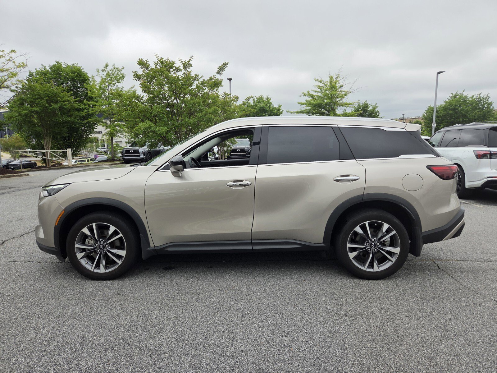 Used 2023 INFINITI QX60 Luxe AWD/4WD image 9