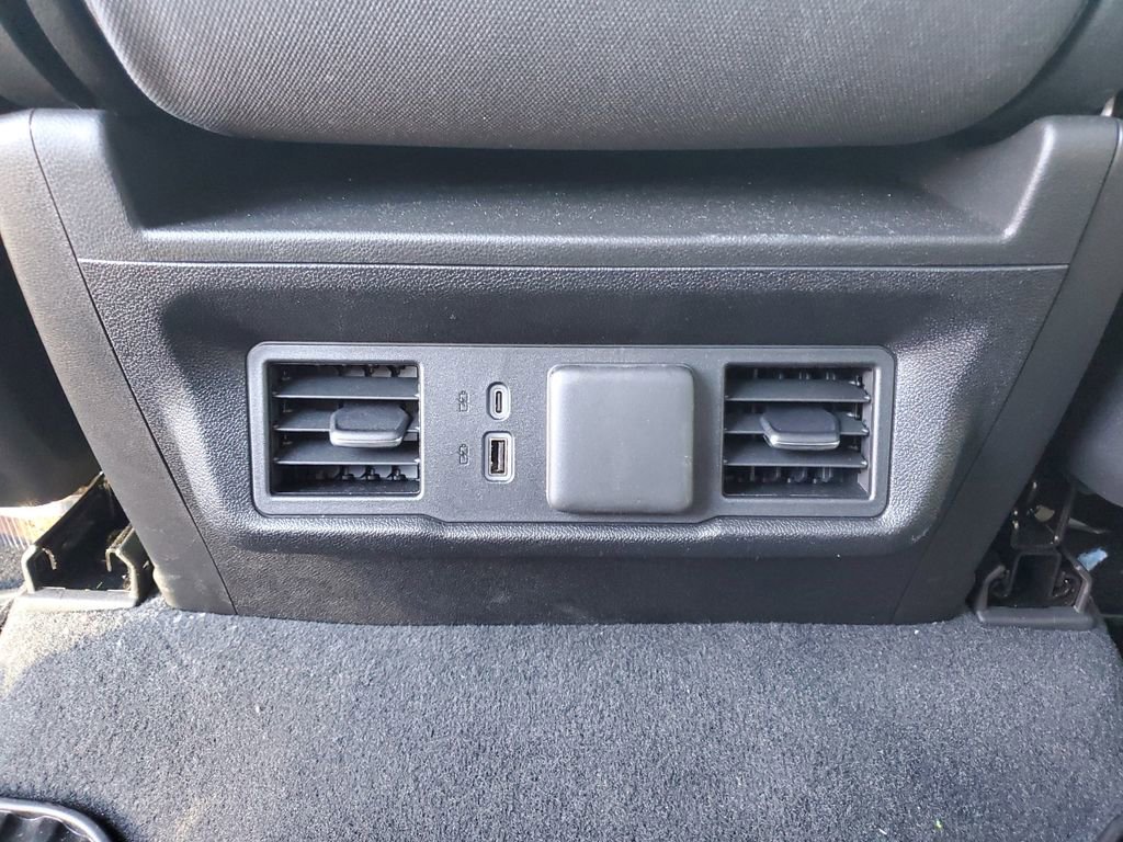 Used 2025 Chevrolet Silverado 1500 LT image 12