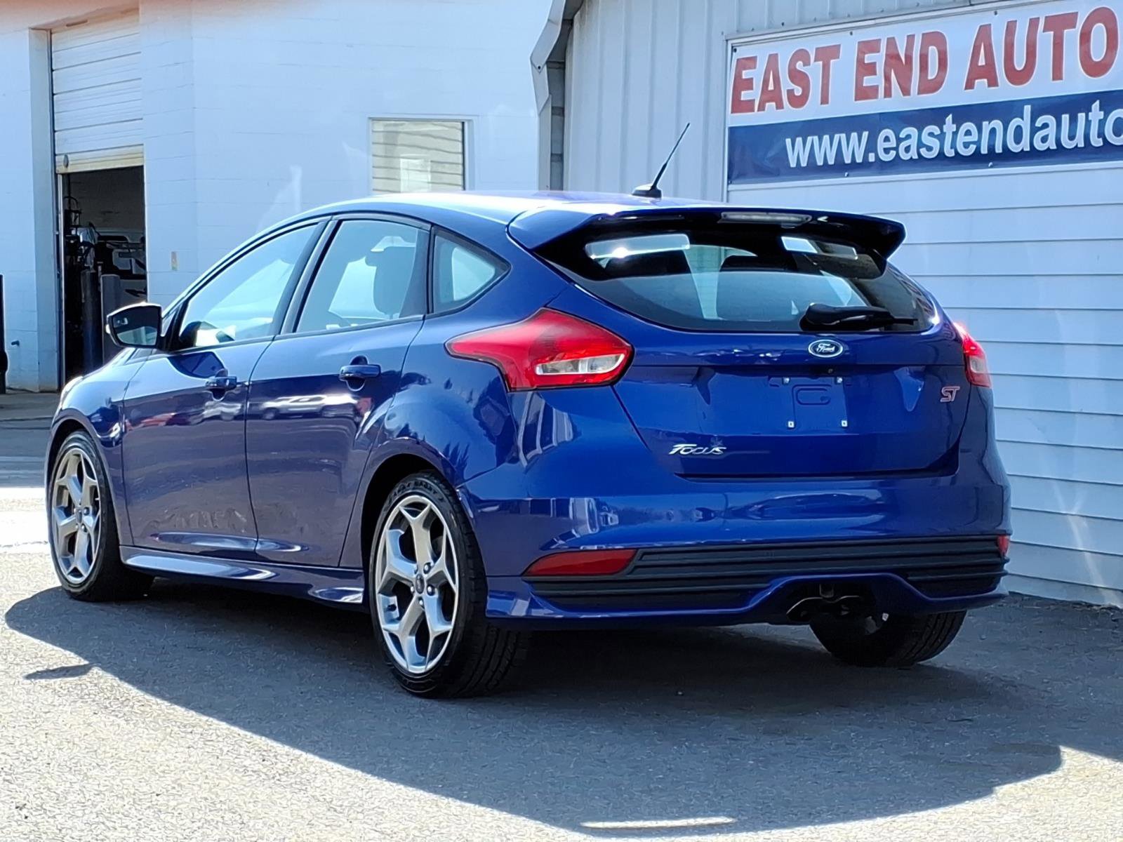 Used 2015 Ford Focus ST w/ Equipment Group 401A image 3