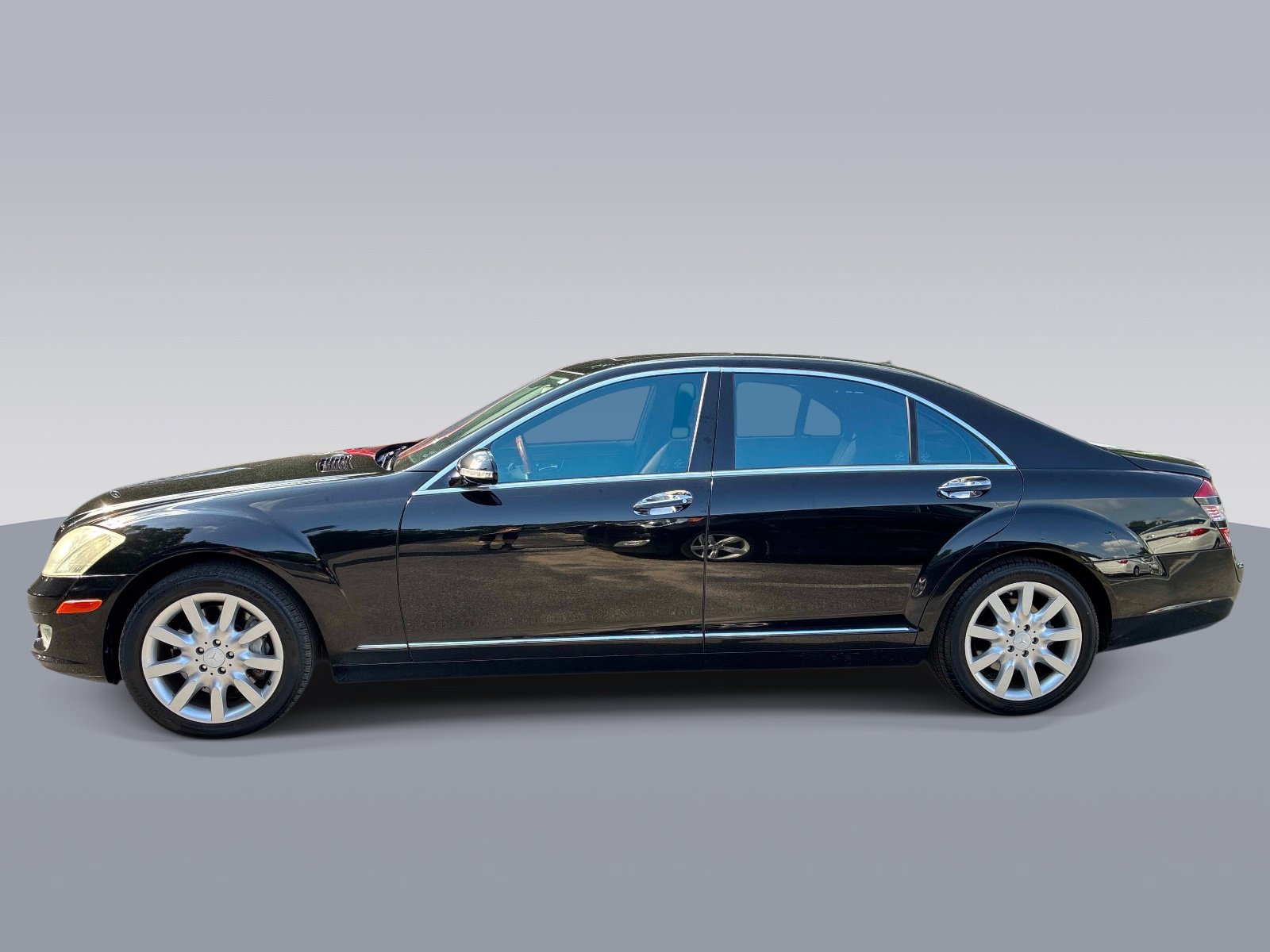 Used 2008 Mercedes-Benz S 550 4MATIC image 4