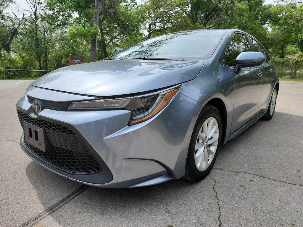 Used 2020 Toyota Corolla LE w/ LE Premium Package FWD image 3