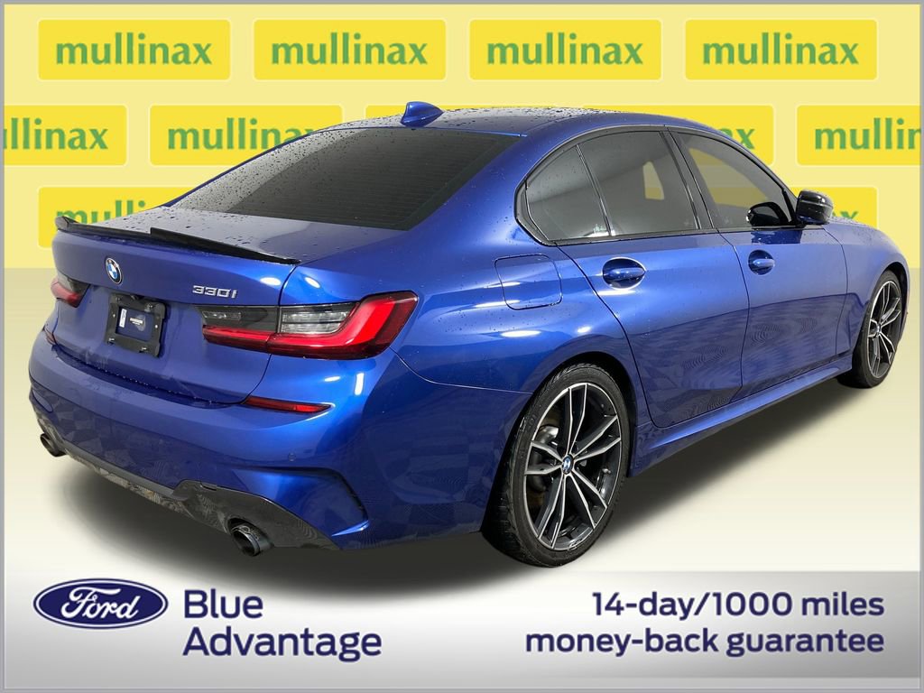 Used 2022 BMW 330i Sedan w/ M Sport Package image 4