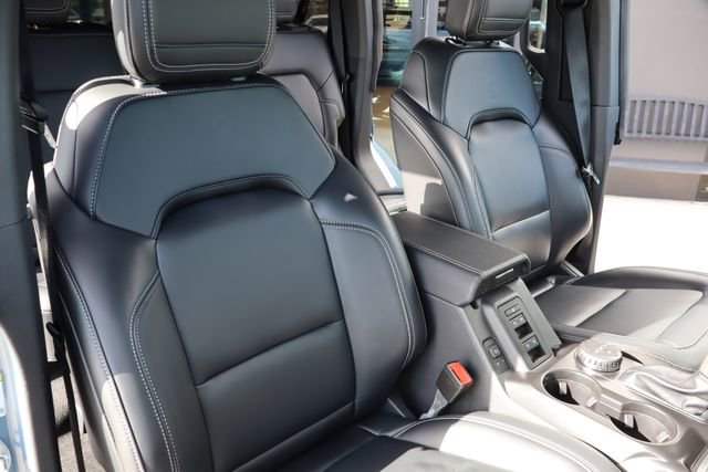 Used 2025 Ford Bronco Outer Banks image 13