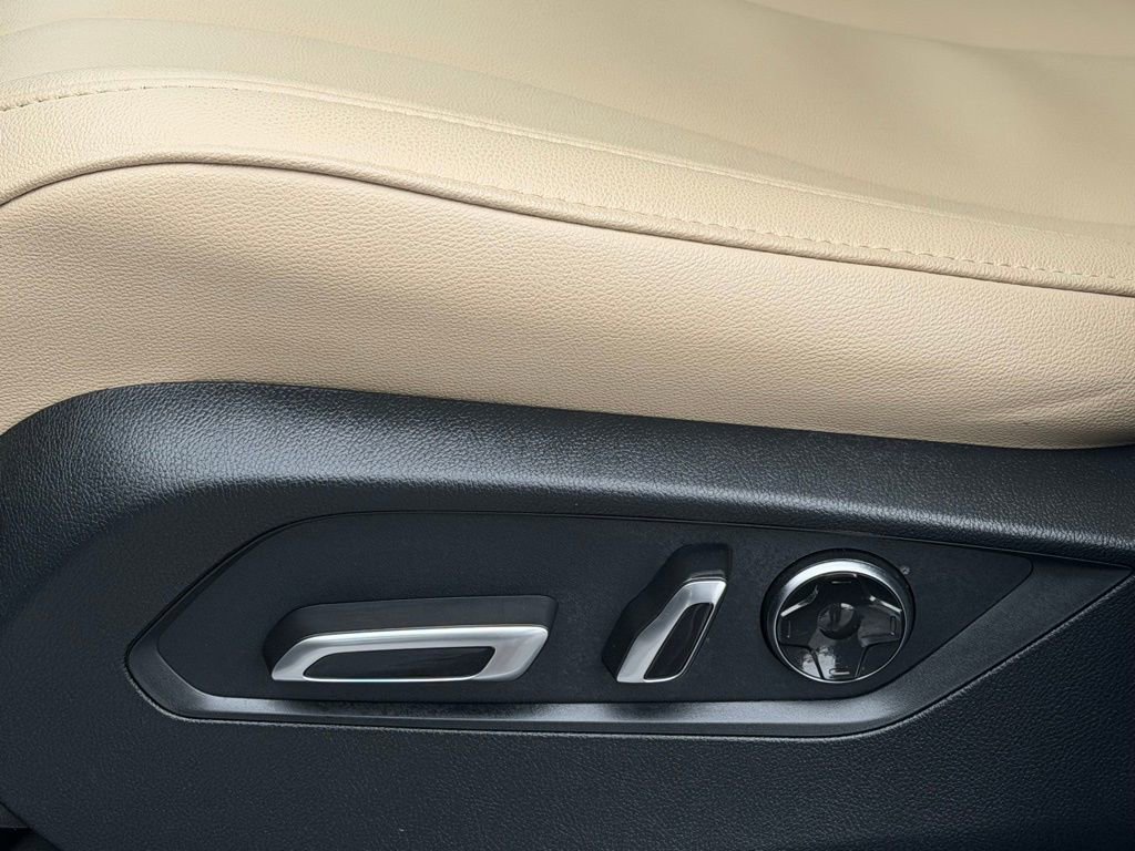 Used 2026 Acura MDX SH-AWD image 13