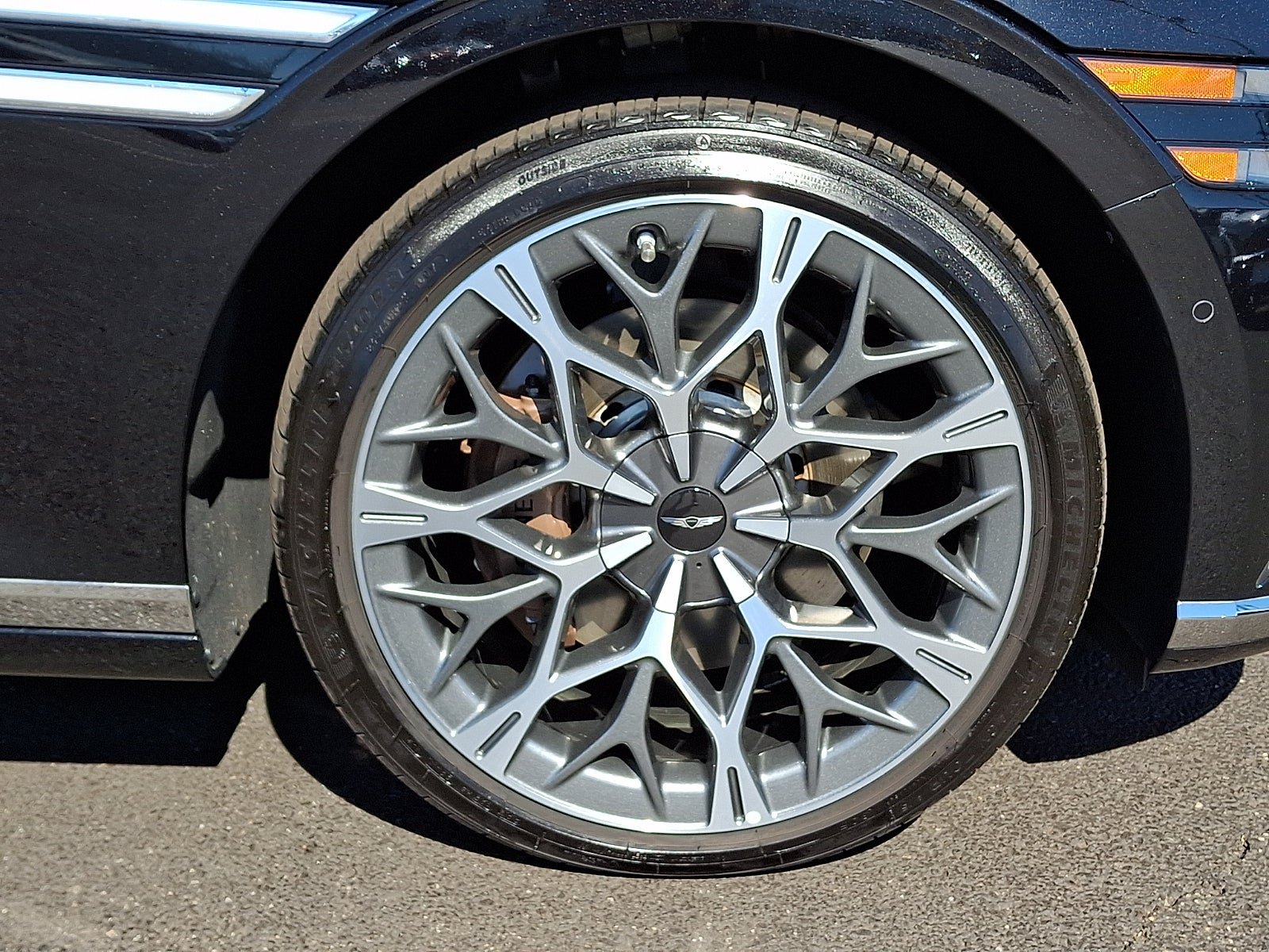 Used 2023 Genesis G90 3.5T AWD/4WD image 8