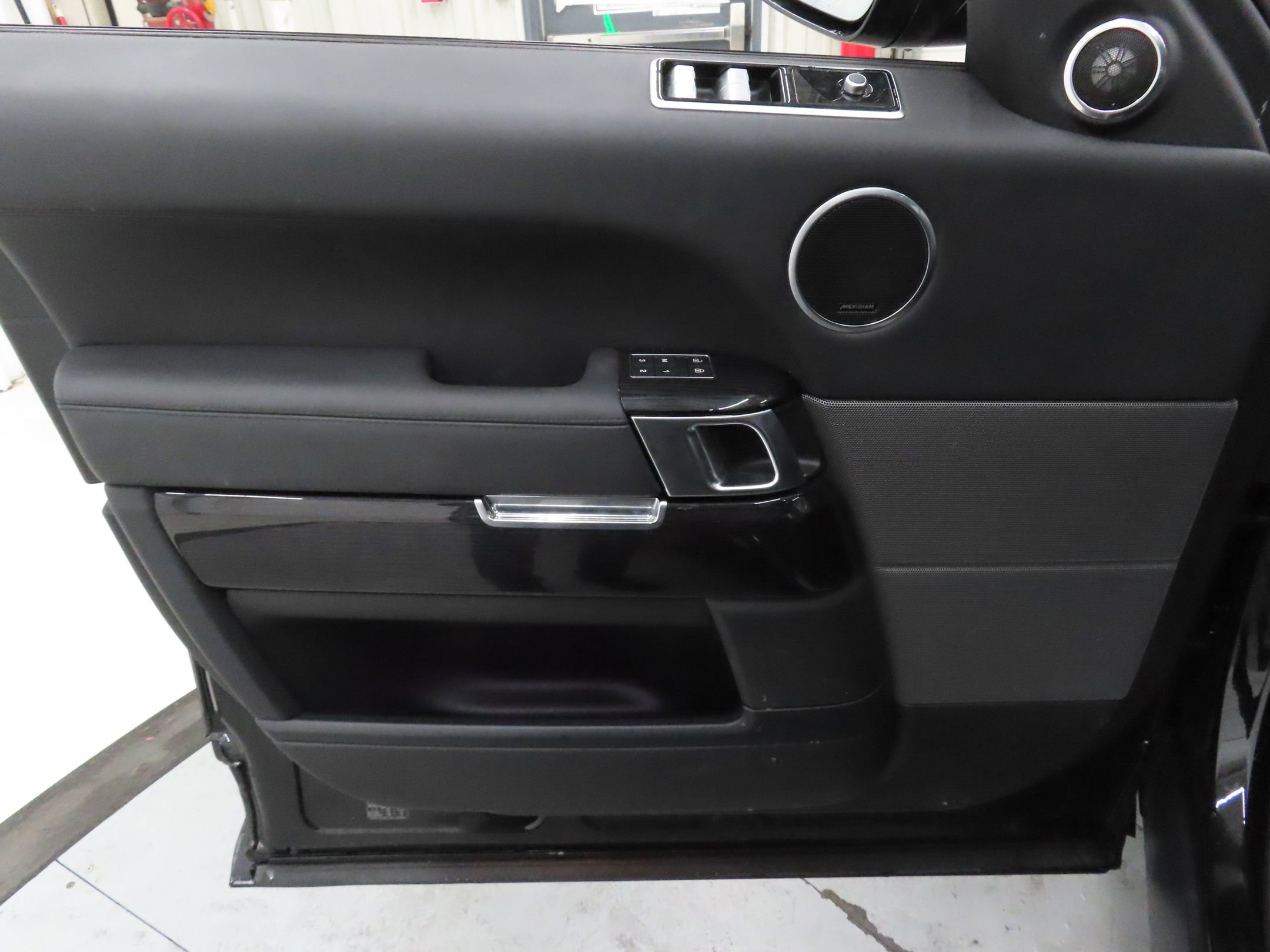 Used 2022 Land Rover Range Rover Sport Autobiography image 9