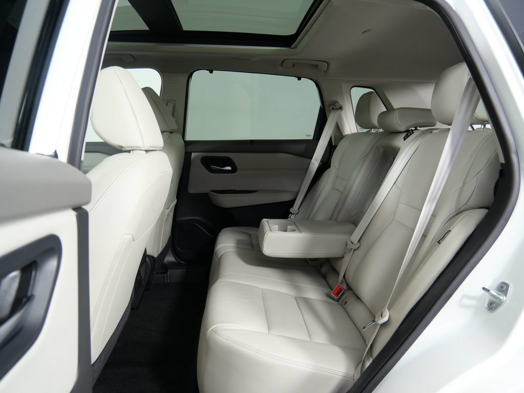 Used 2023 Nissan Rogue SL w/ SL Premium Package AWD/4WD image 16