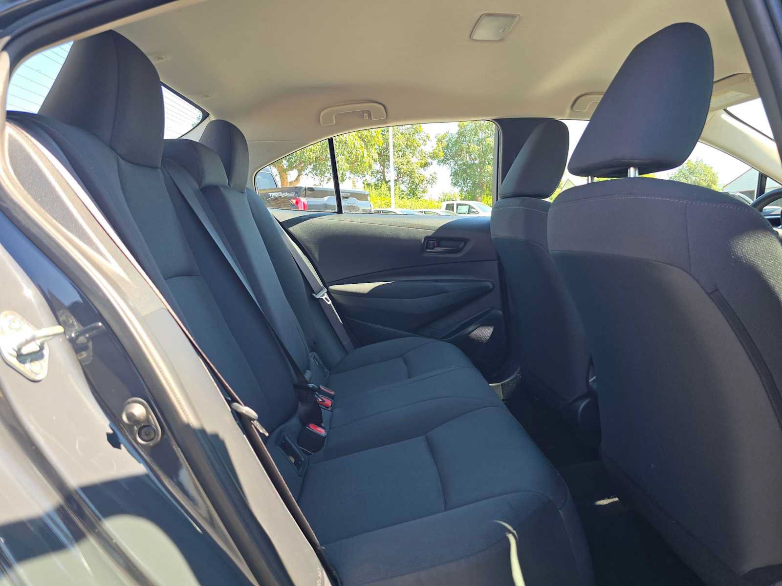 Used 2025 Toyota Corolla LE FWD image 11
