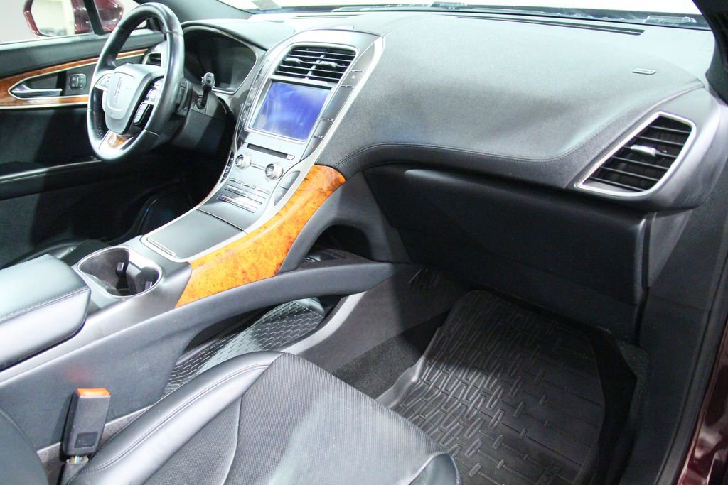 Used 2019 Lincoln Nautilus Reserve w/ Class II Trailer Tow Package AWD/4WD image 21