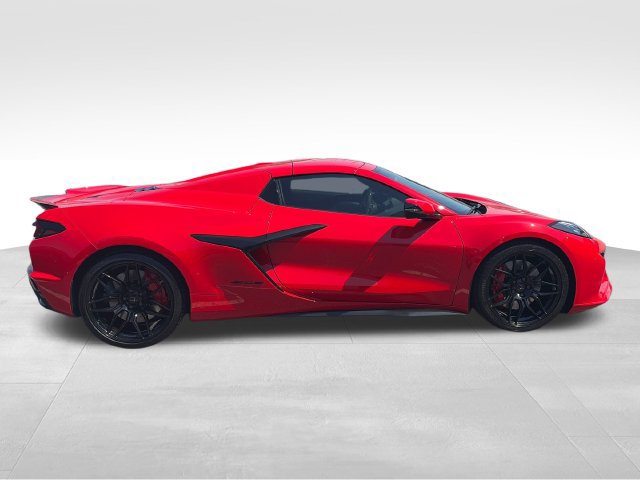 Used 2025 Chevrolet Corvette Z06 RWD image 9