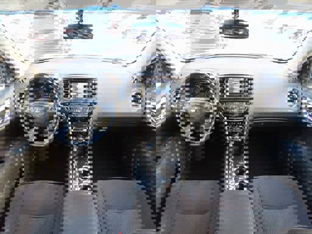 Used 2016 Nissan Pathfinder SV image 17