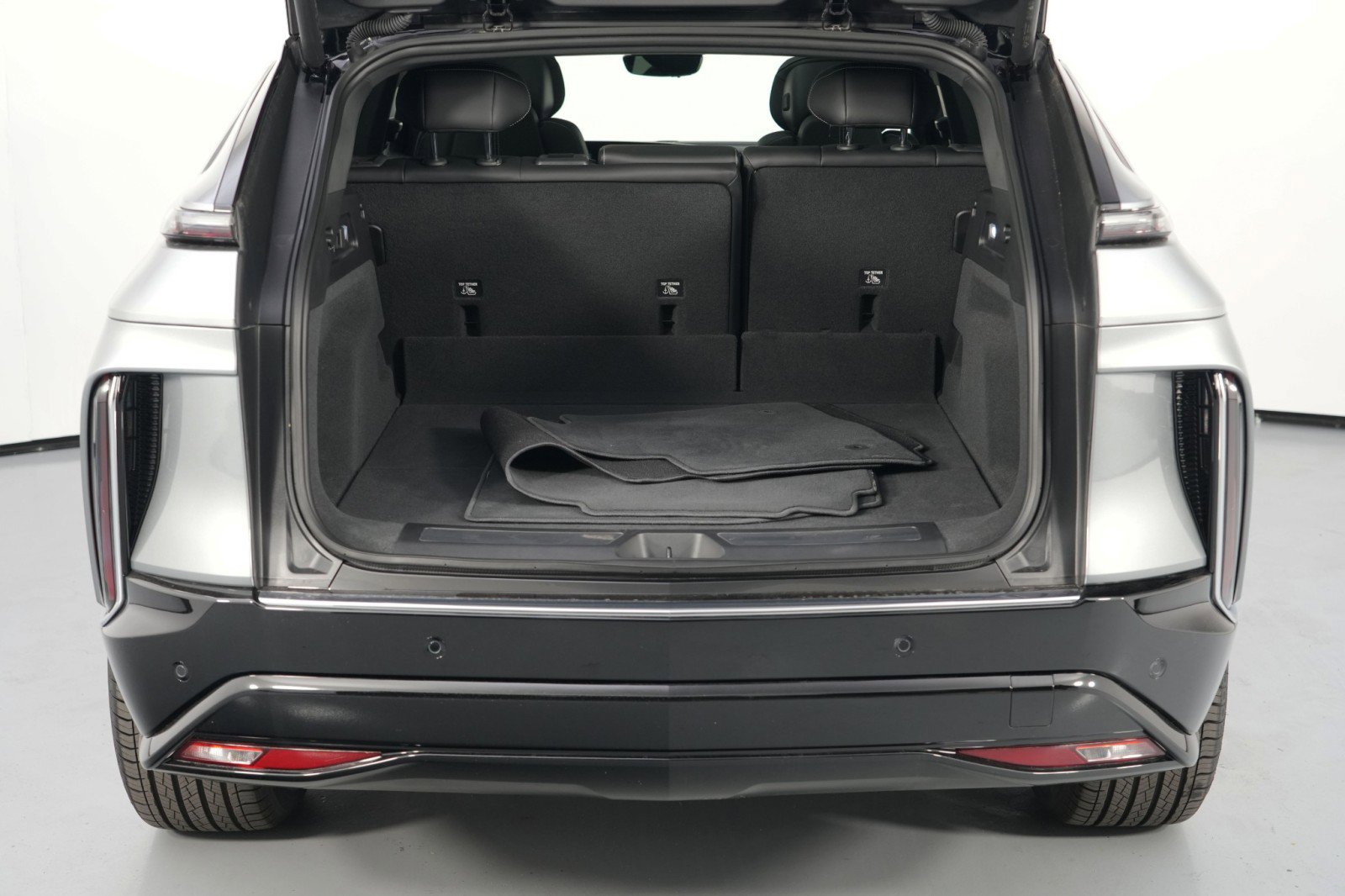 Used 2025 Cadillac Lyriq Luxury image 9