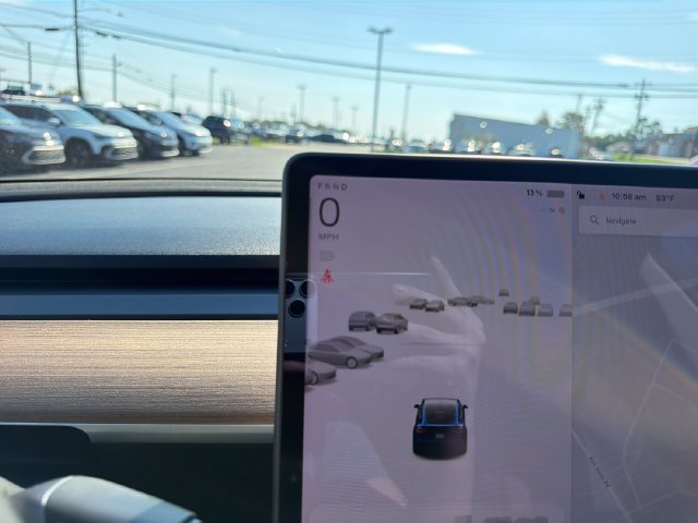 Used 2021 Tesla Model Y Long Range AWD/4WD image 25