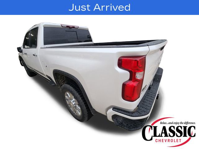 Used 2024 Chevrolet Silverado 2500 High Country w/ Technology Package AWD/4WD image 4