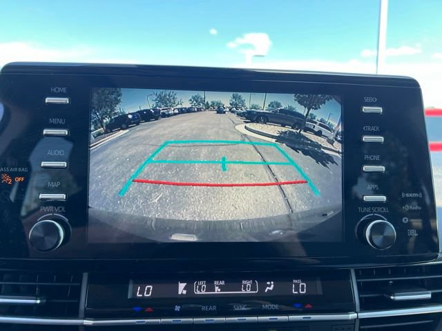 Used 2022 Toyota Sienna XLE w/ XLE Plus Package FWD image 18