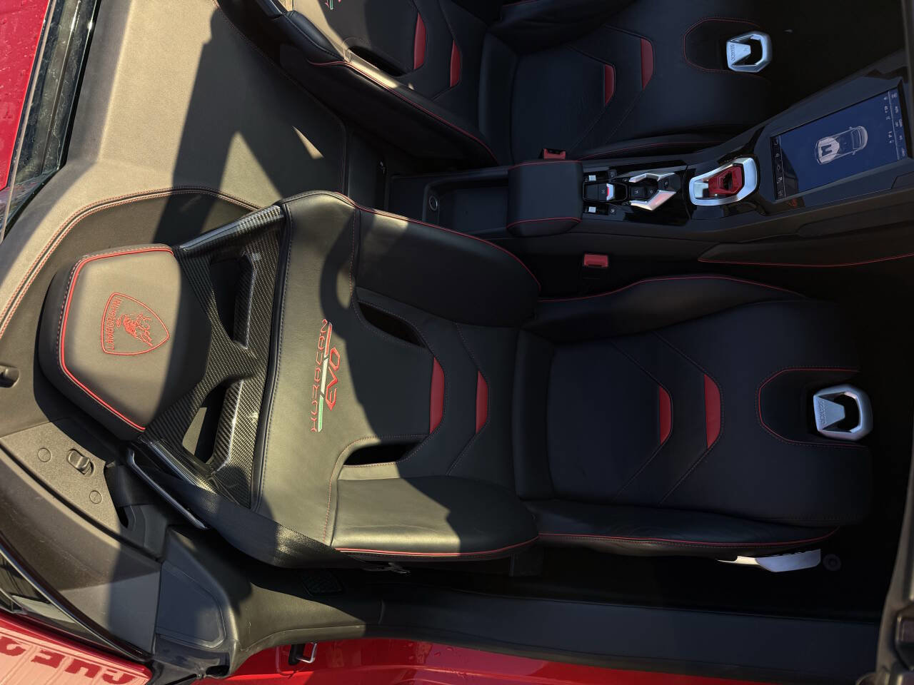 Used 2020 Lamborghini Huracan EVO image 27