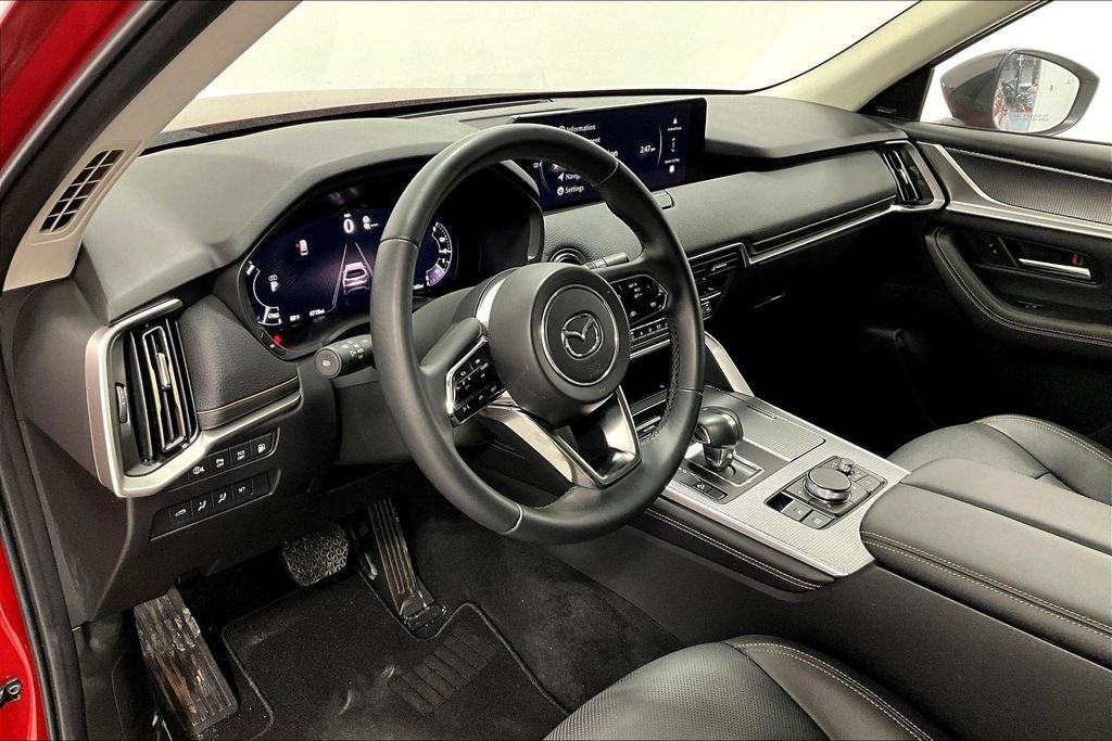 Used 2025 MAZDA CX-70 Plug-In Hybrid w/ Premium Pkg image 16