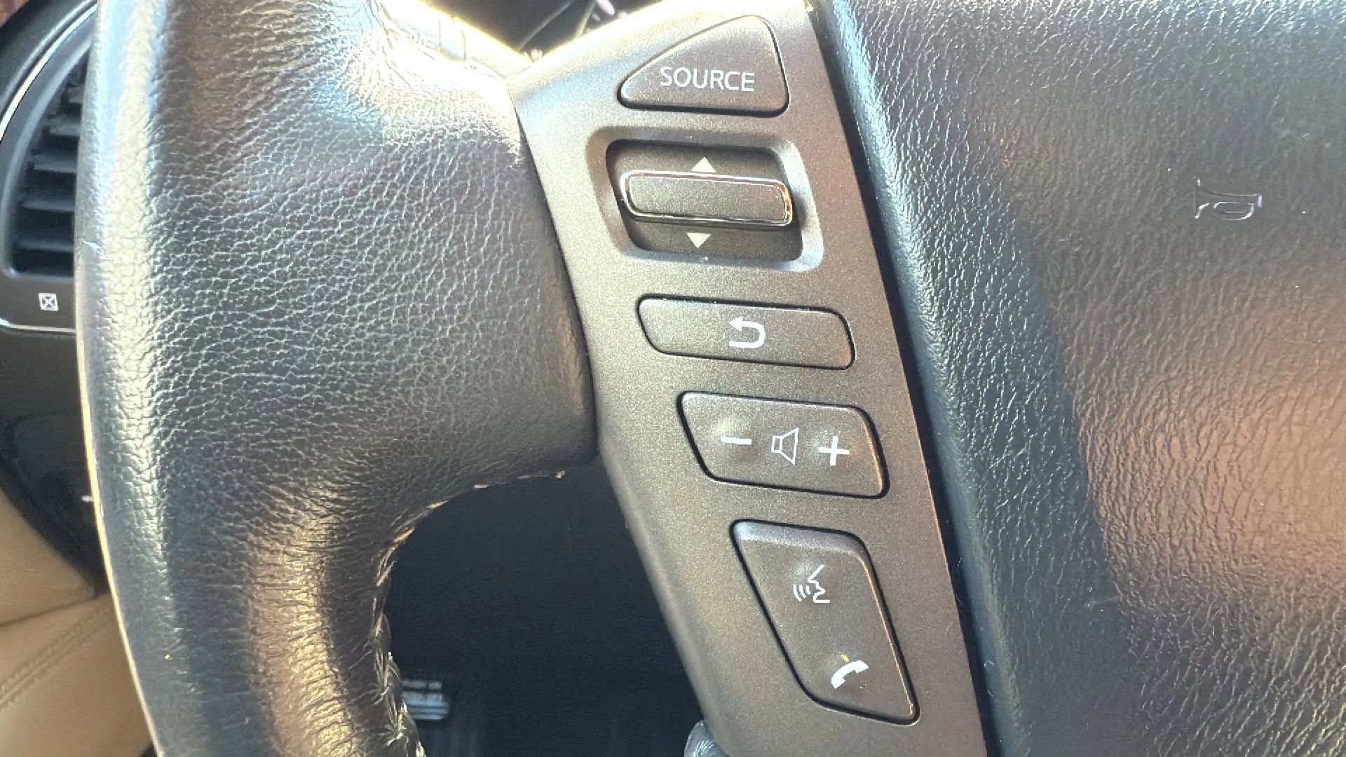 Used 2017 Nissan Armada SL image 12