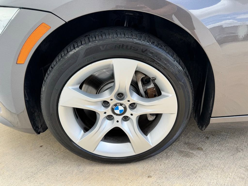 Used 2011 BMW 335i xDrive Coupe AWD/4WD image 10