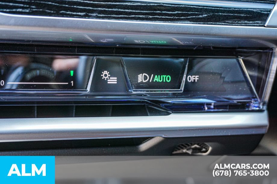 Used 2025 BMW i7 eDrive50 w/ M Sport Package RWD image 51