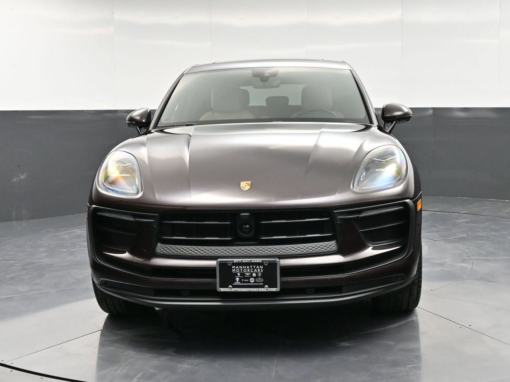 Certified 2025 Porsche Macan image 11