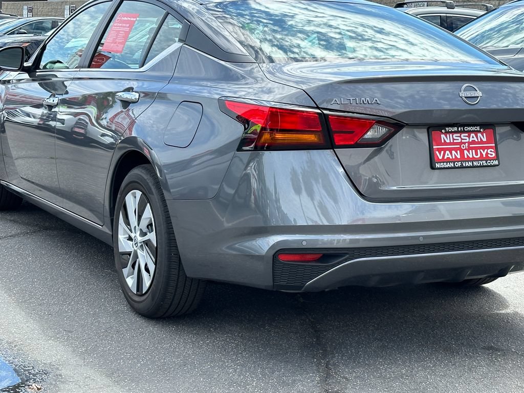 Used 2025 Nissan Altima 2.5 S FWD image 4