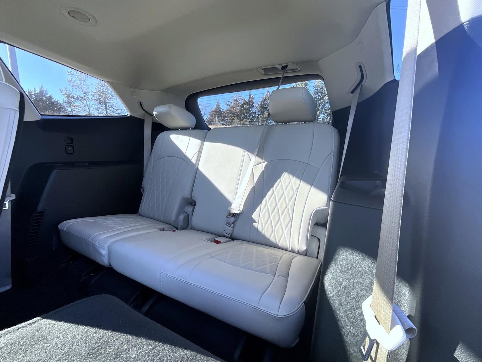 Used 2023 Buick Enclave Avenir w/ Avenir Technology Package image 20