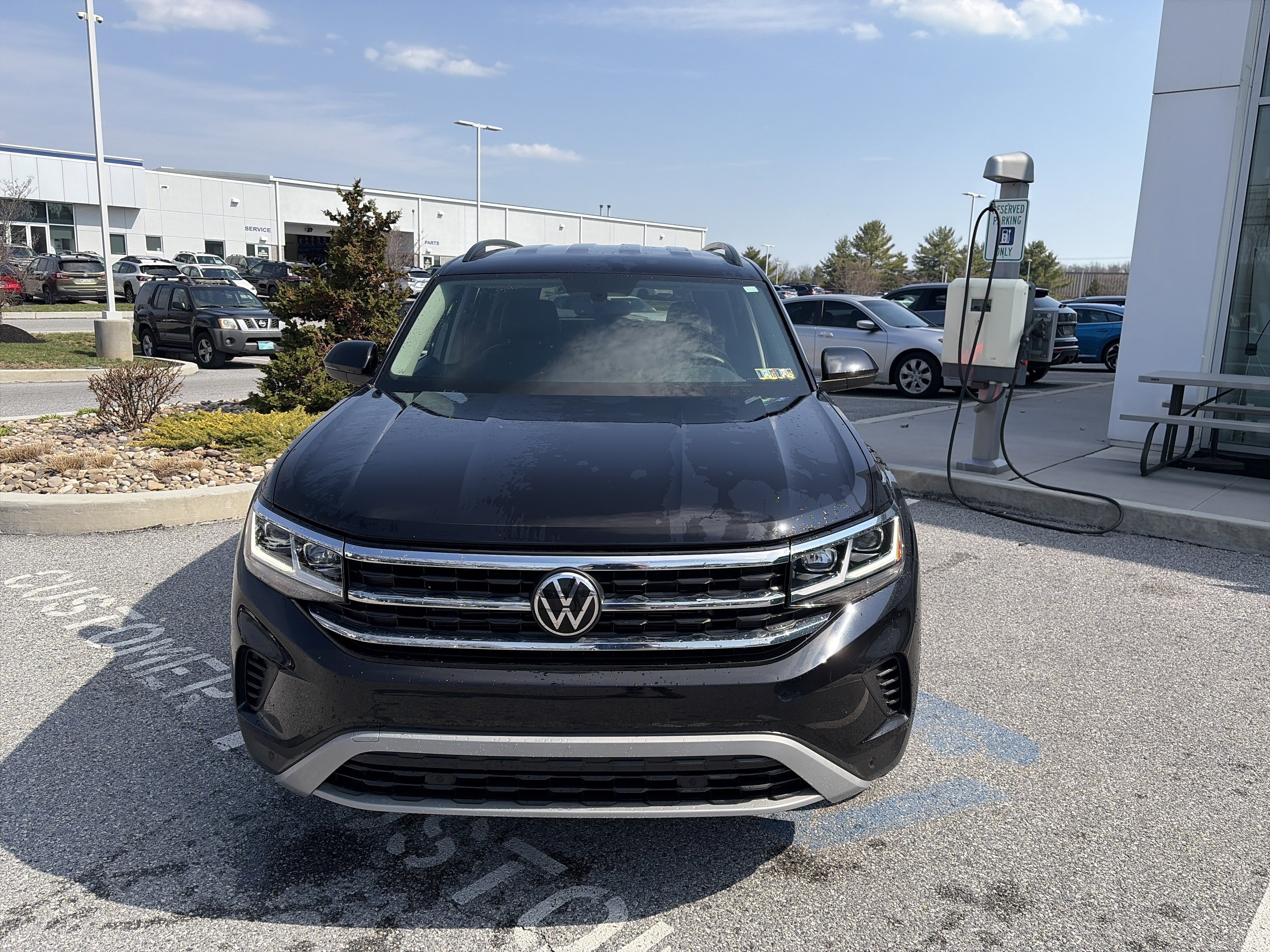 Used 2023 Volkswagen Atlas SE image 2