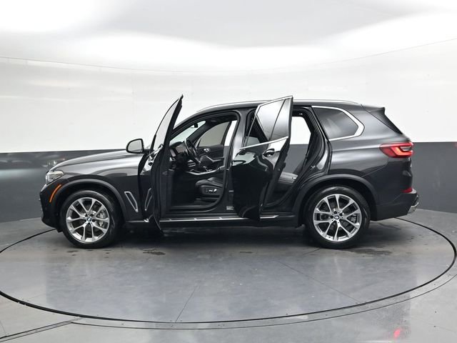Used 2023 BMW X5 xDrive40i w/ Premium Package image 37