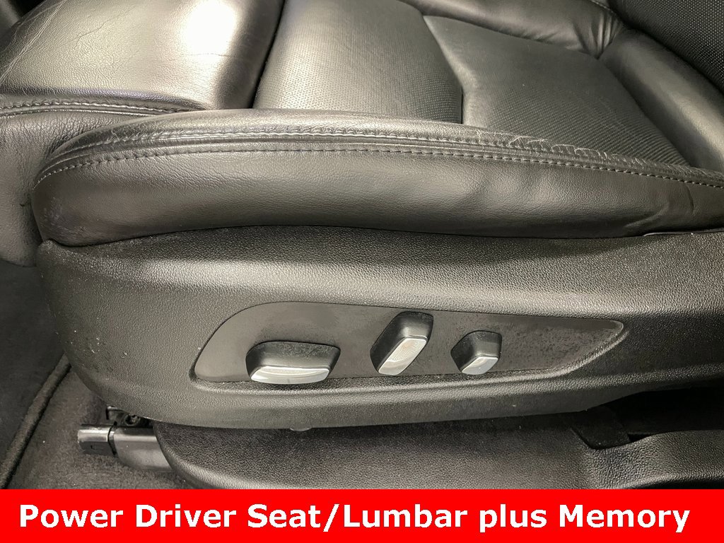 Used 2017 Cadillac XT5 Luxury w/ Driver Awareness Package image 13