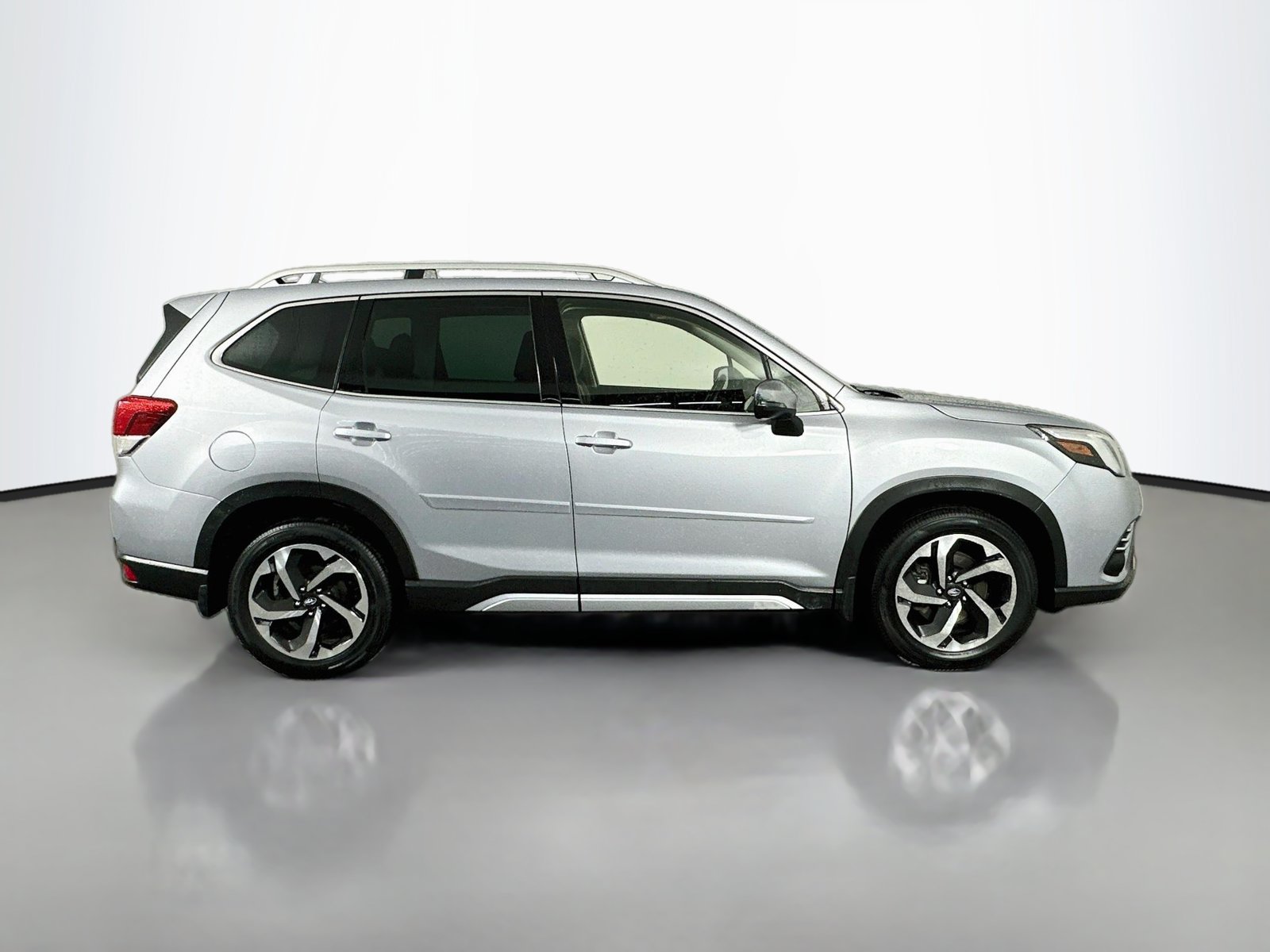 Used 2023 Subaru Forester Touring AWD/4WD image 8