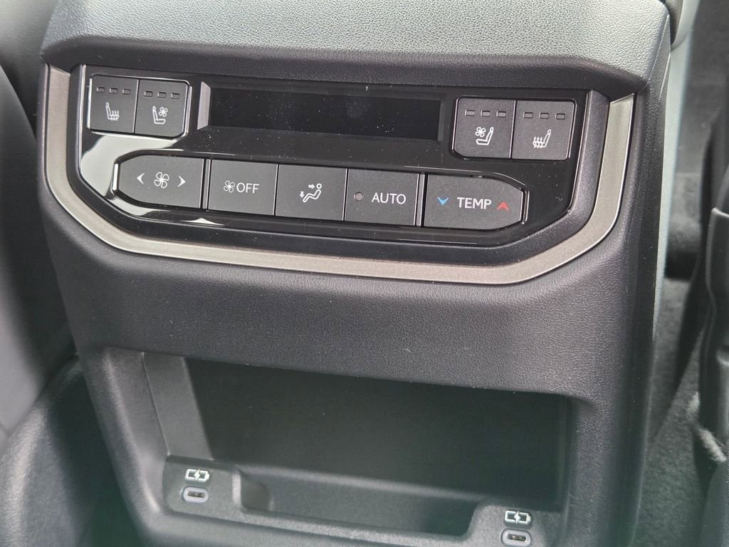 New 2026 Lexus TX 500h AWD image 32