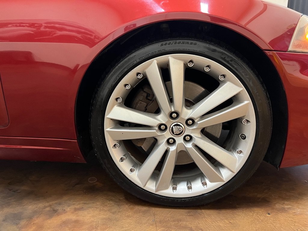 Used 2010 Jaguar XK Coupe RWD image 11