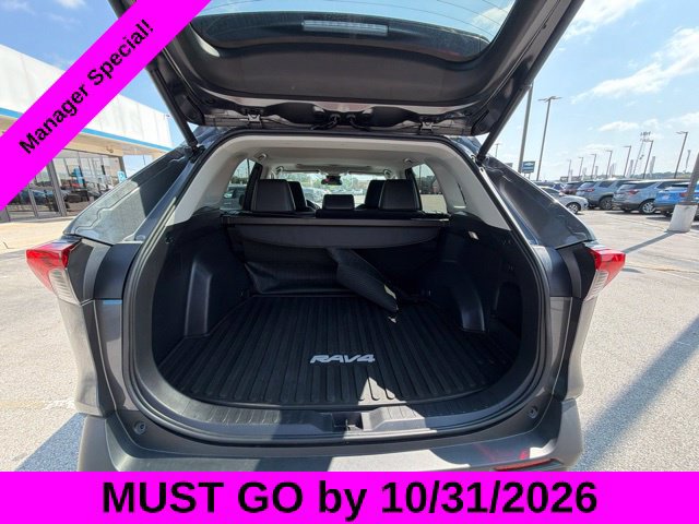 Used 2022 Toyota RAV4 XLE Premium FWD image 38